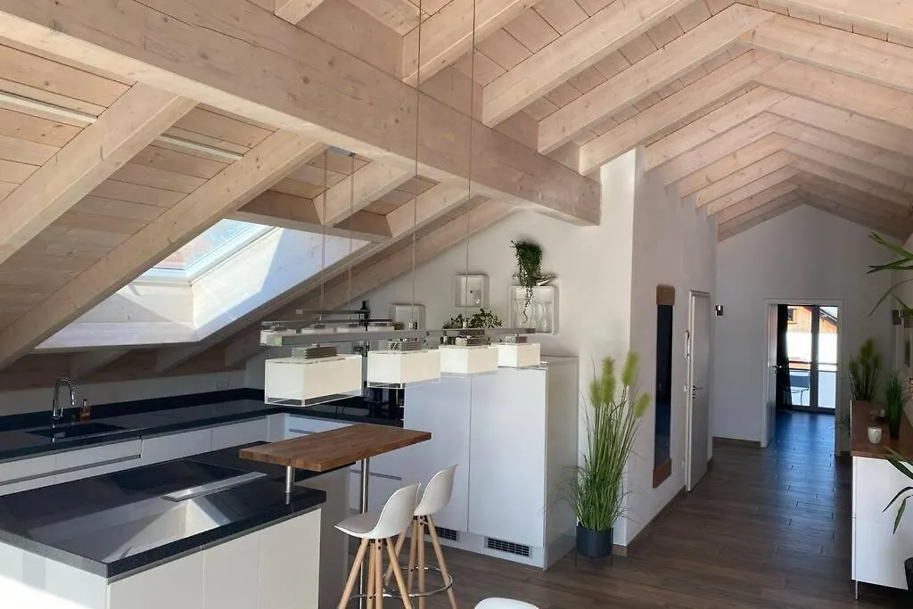 Lichtdurchflutete Wohnung mit großer Dachterrasse Bruckmühl